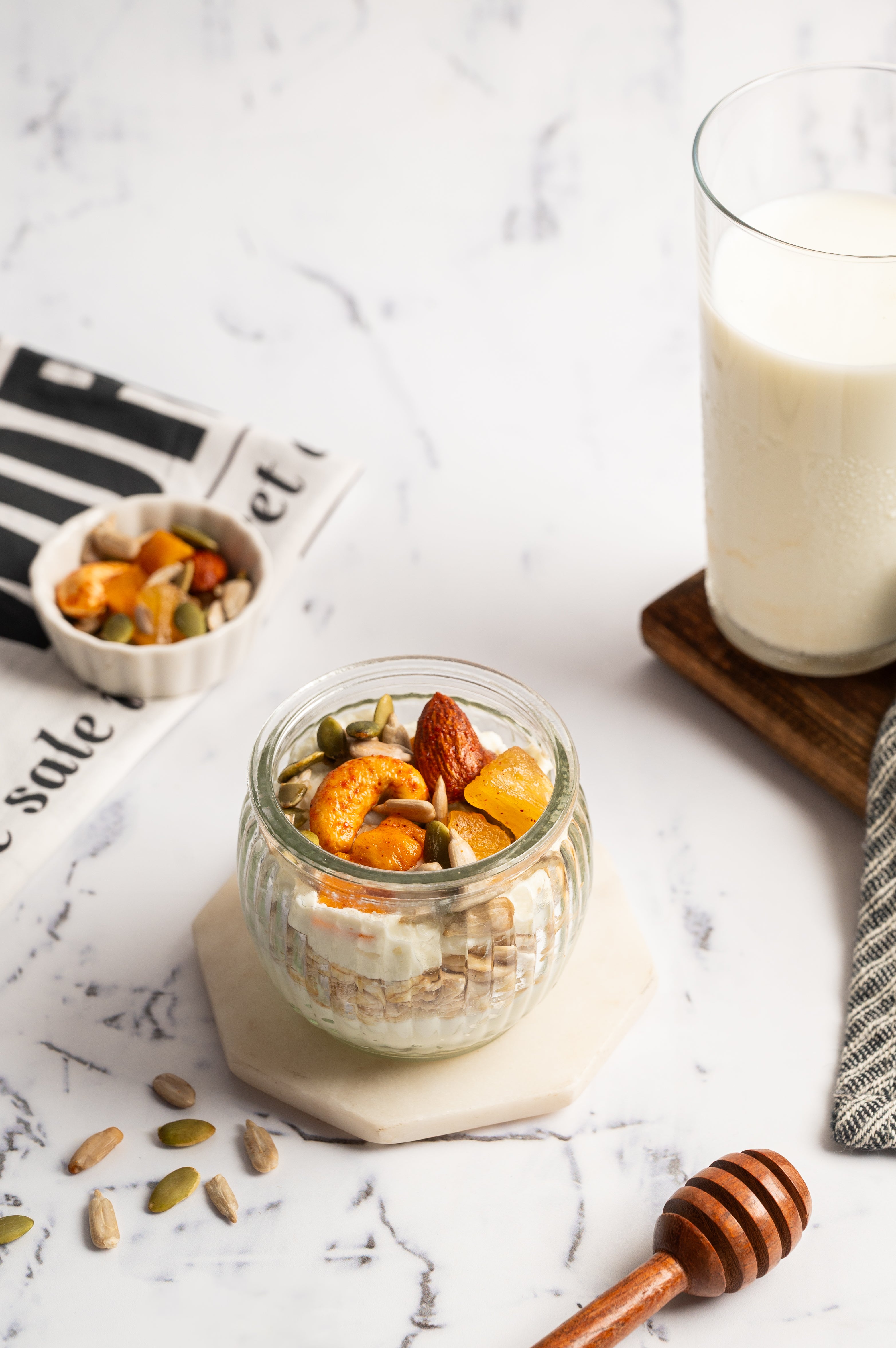 maple chilli glazed nut mix (120g pack)